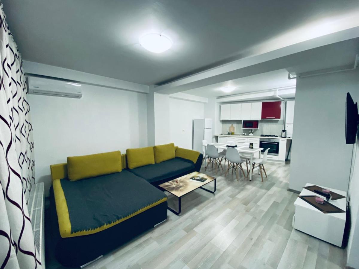 בוקרשט City Center Suite With Terrace מראה חיצוני תמונה